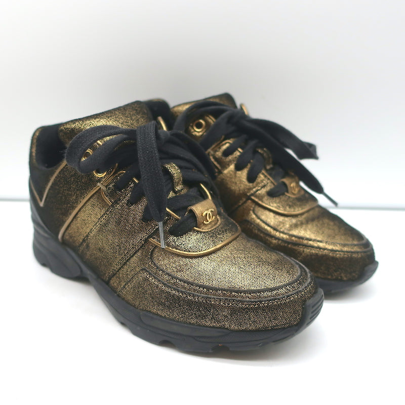 Title tag (6670 chars): Pre-Owned Chanel 16K Low Top Sneakers Gold Suede Sz 35 Genuine - $250 SEO title (5060 chars): Authentic Pre-Owned Chanel 16K Gold Suede Sneakers Sz 35 Celebrity Owned Title tag (6670 chars): Pre-Owned Chanel 16K Low Top Sneakers Gold Suede Sz 35 Genuine - $250 SEO title (5060 chars): Authentic Pre-Owned Chanel 16K Gold Suede Sneakers Sz 35 Celebrity Owned