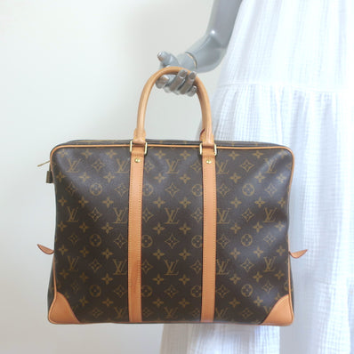 Pre-loved/Used Louis Vuitton Handbags: $1095