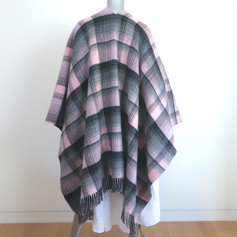Gucci Reversible GG Plaid Poncho Dark Gray &amp; Pink Wool