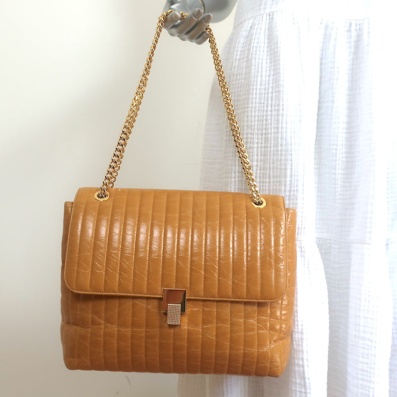 Pre-loved/Used Victoria Beckham Handbags: $595
