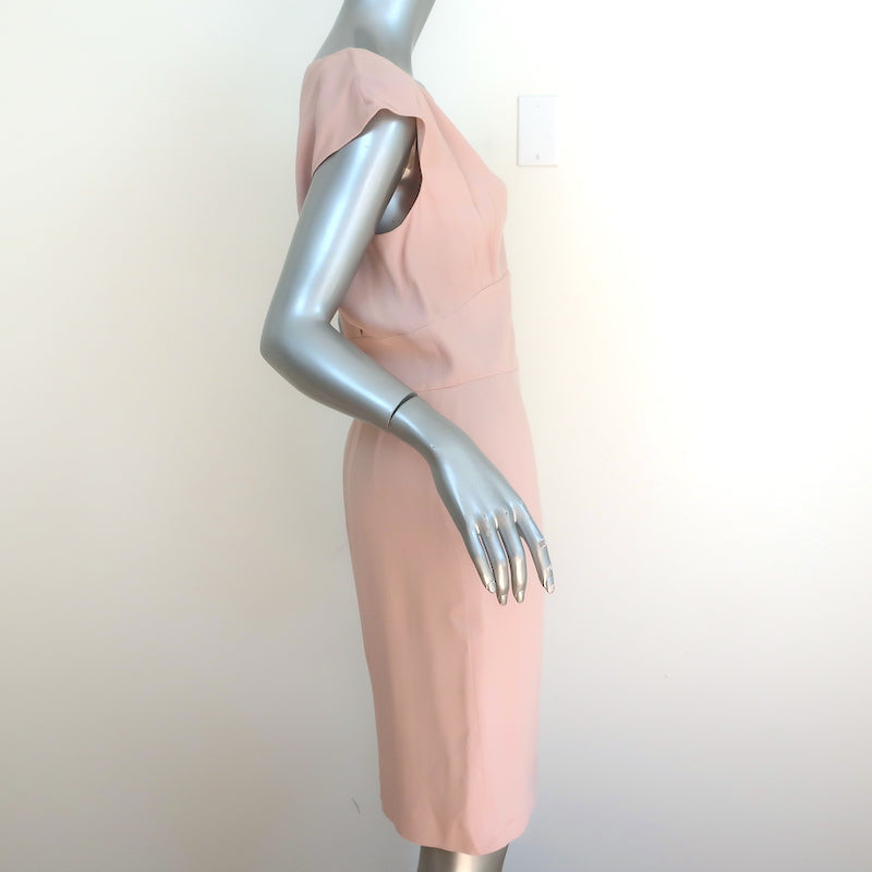 Christian Dior Cap Sleeve Sheath Dress Light Pink Crepe Size US 8 Celebrity Owned Christian Dior Cap Sleeve Sheath Dress Light Pink Crepe Size US 8 Celebrity Owned