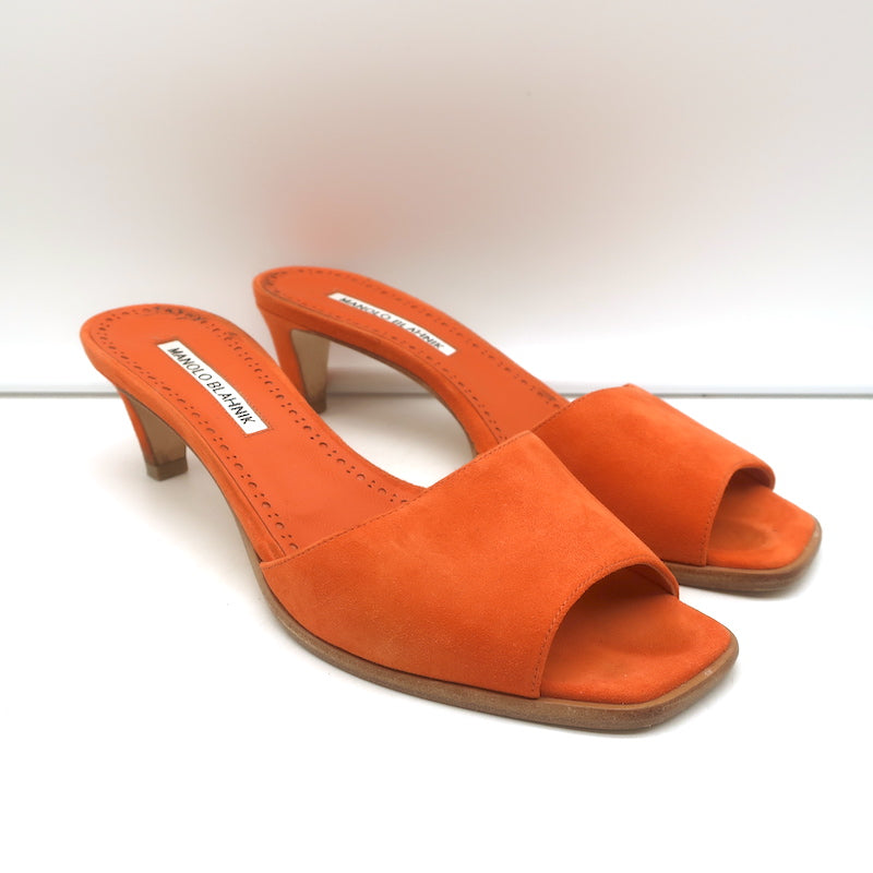 Manolo Blahnik Araspemu Mules Orange Suede Size 38 Kitten Heel