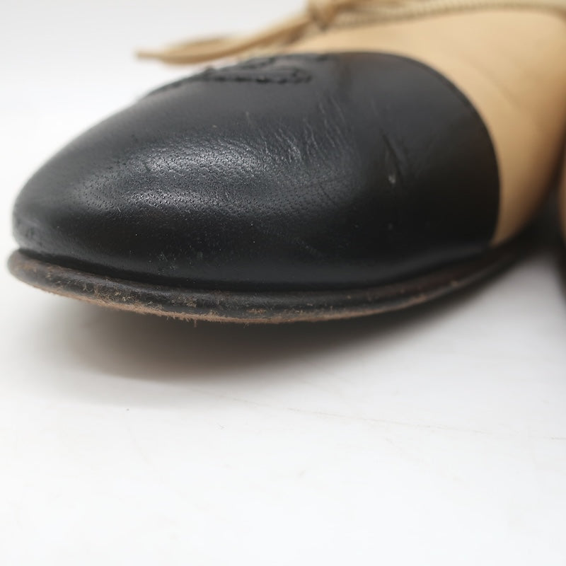 Chanel CC Cap Toe Ballet Flats Beige &amp; Black Lambskin Leather Size 38