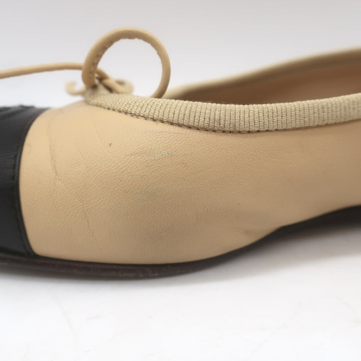 Chanel CC Cap Toe Ballet Flats Beige &amp; Black Lambskin Leather Size 38