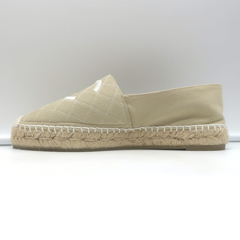 Chanel Biarritz CC Embroidered Espadrilles Beige Quilted Canvas Size 3 –  Celebrity Owned