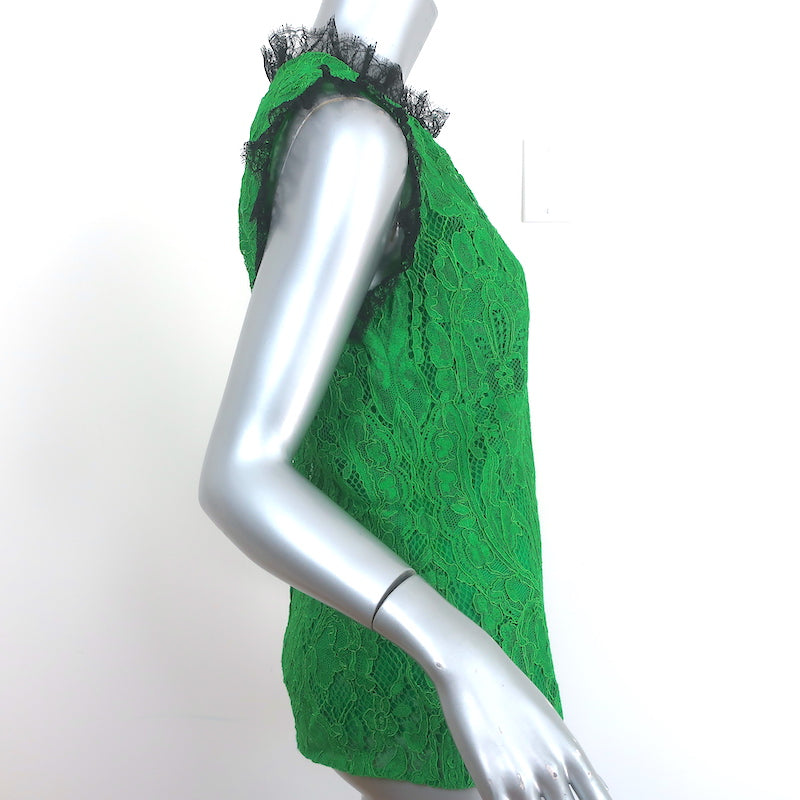 Dolce & Gabbana Sleeveless Blouse & Skirt Set Green Lace Size 44/46 NE Celebrity Owned Dolce & Gabbana Sleeveless Blouse & Skirt Set Green Lace Size 44/46 NE Celebrity Owned