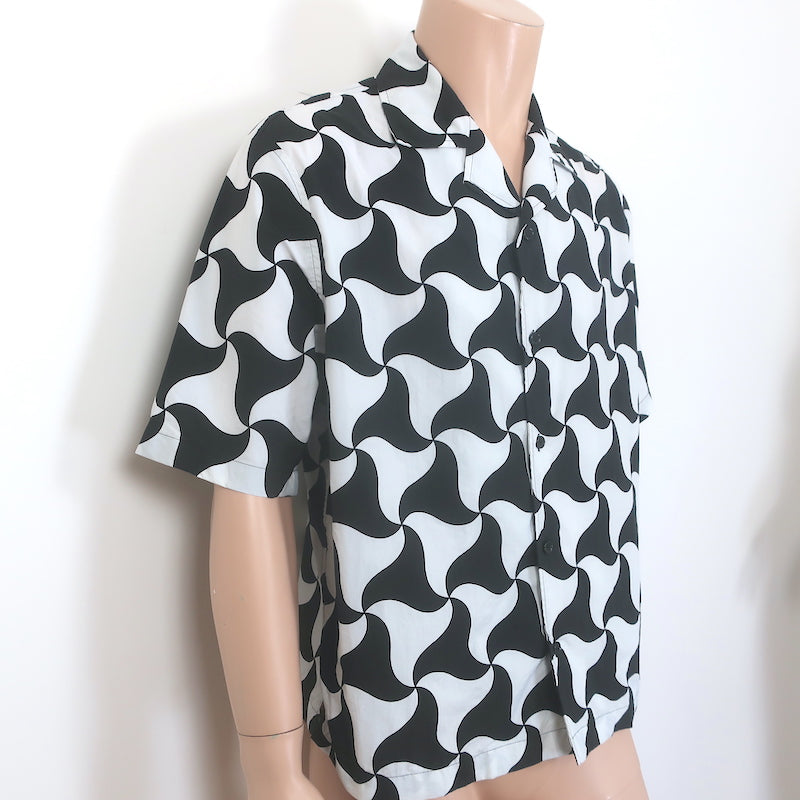 Bottega Veneta Wavy Triangle Print Short Sleeve Shirt Black/White Size 48