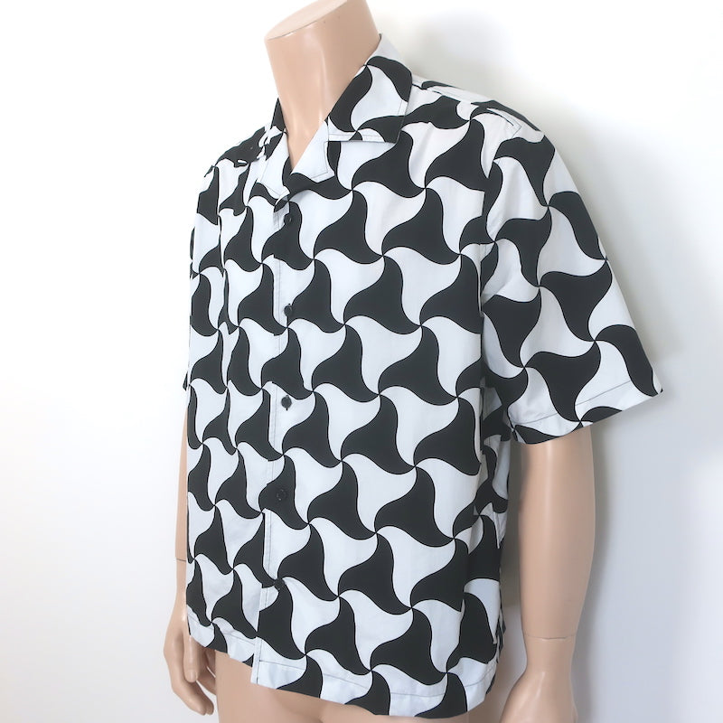 Bottega Veneta Wavy Triangle Print Short Sleeve Shirt Black/White Size 48