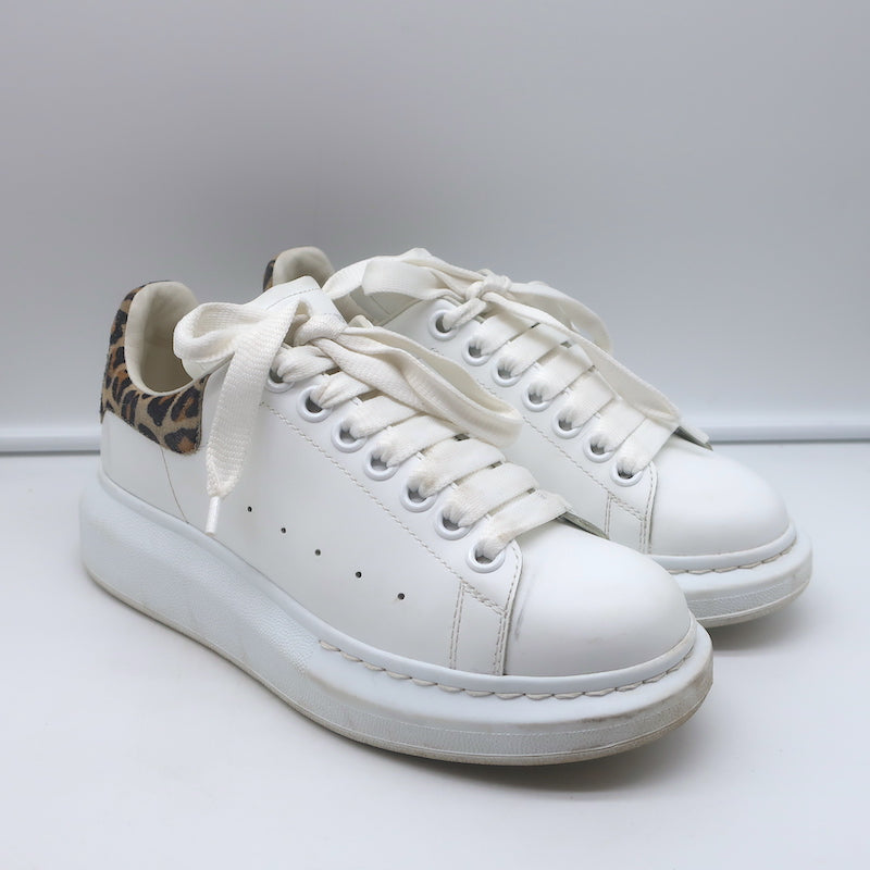 スニーカー Oversized Sneakers - Alexander Mcqueen - White - Leather eCom-808173WHAEG9022_F.jpg?v=1