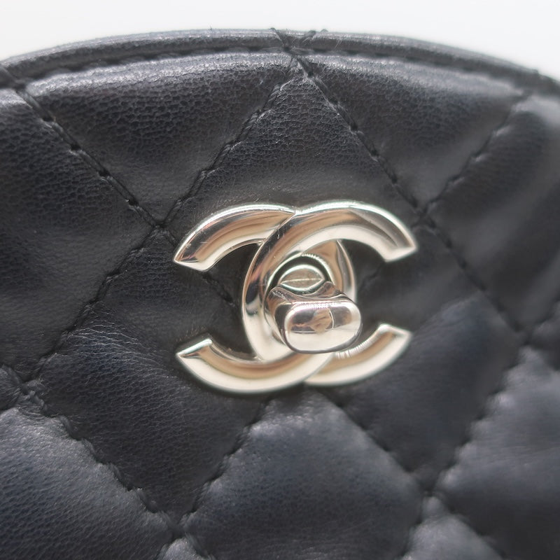 Chanel 2011 Quilted Lambskin Leather Chain-Strap Small Crossbody Bag Black