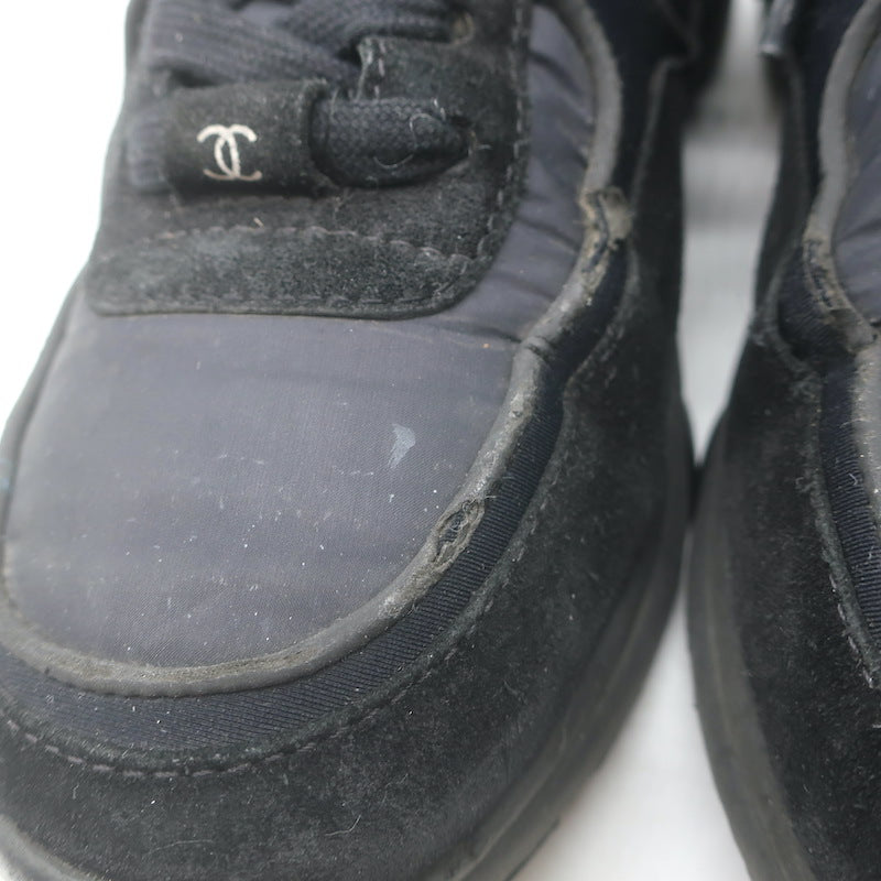 Chanel 22S CC Low Top Sneakers Black Suede &amp; Nylon Size 39