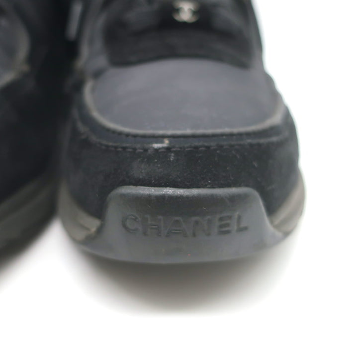 Chanel 22S CC Low Top Sneakers Black Suede &amp; Nylon Size 39