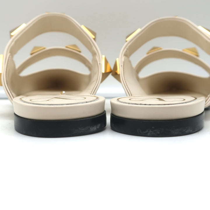 Valentino Roman Stud Mules Cream Leather Size 39 Pointed Toe Flats NEW