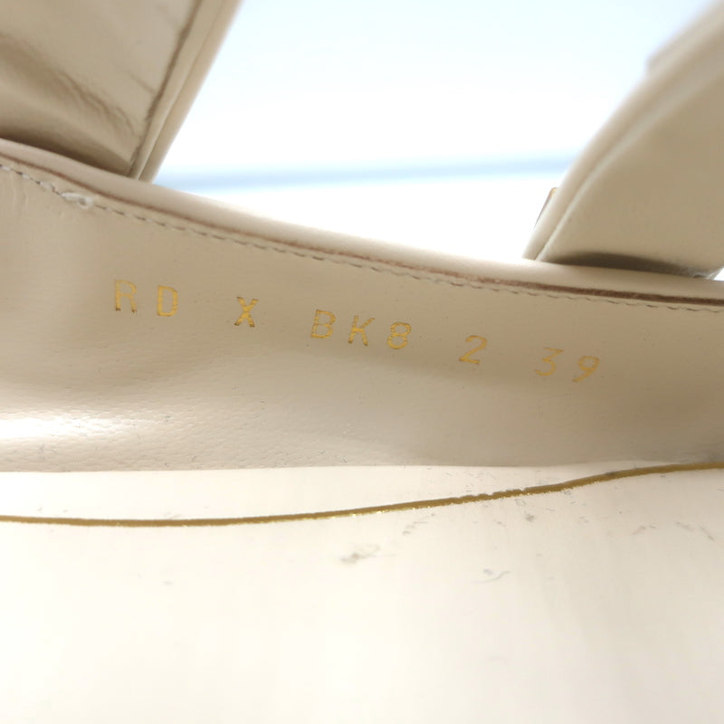 Valentino Roman Stud Mules Cream Leather Size 39 Pointed Toe Flats NEW