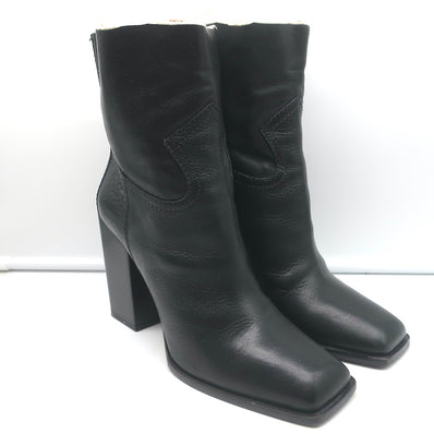 Pre-loved/Used Yves Saint Laurent Women's Boots: $550