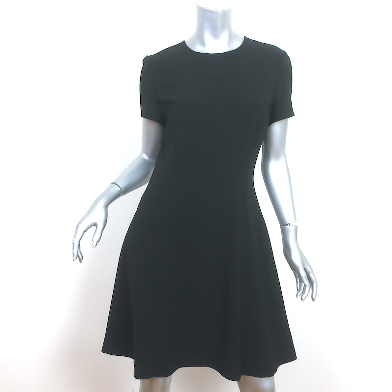 Theory Short Sleeve Modern Seamed Shift Dress Black Crepe Size 6 Celebrity Owned Theory Short Sleeve Modern Seamed Shift Dress Black Crepe Size 6 Celebrity Owned