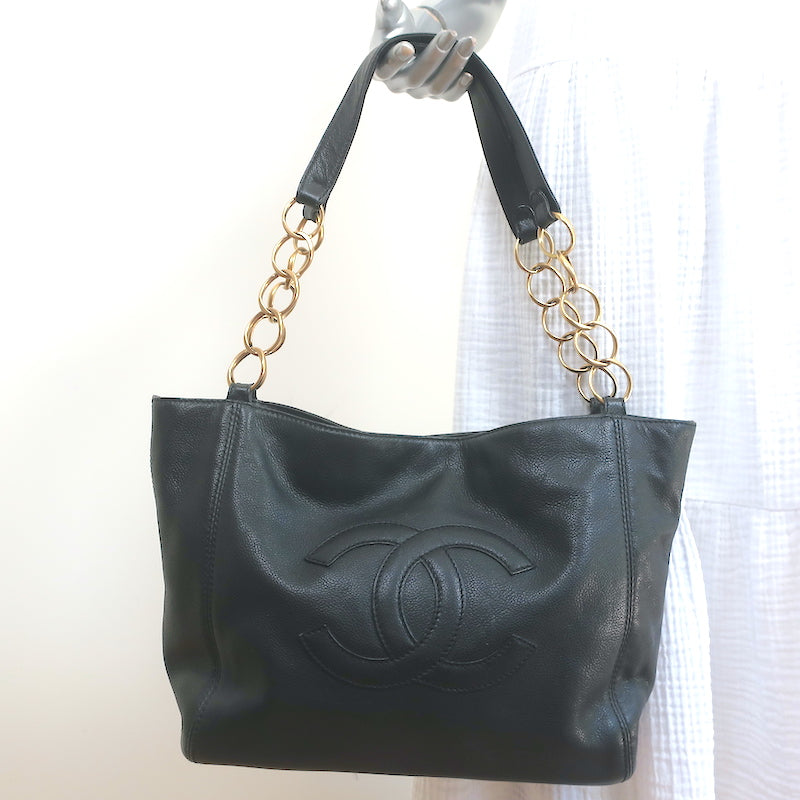 Chanel 2003 CC Ring Chain Tote Black Leather Large Shoulder Bag – Celebrity  Owned