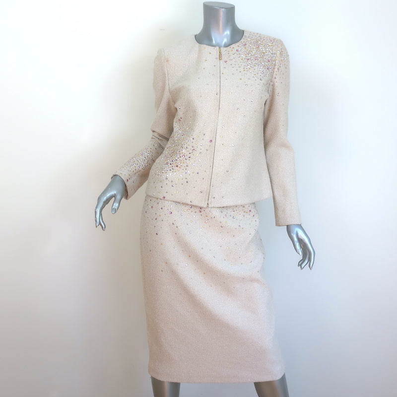 St. John Crystal-Embellished Santana Knit Skirt Suit Cream Size 6/8 Celebrity Owned St. John Crystal-Embellished Santana Knit Skirt Suit Cream Size 6/8 Celebrity Owned