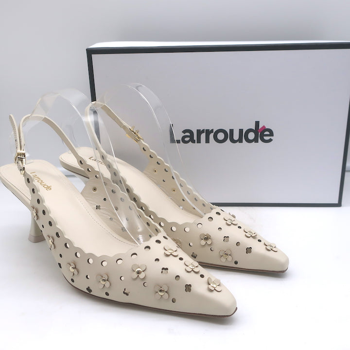 Larroude jasmine flower-embellished perforated ivory leather slingback pumps, size 9, pre-owned authentic luxury