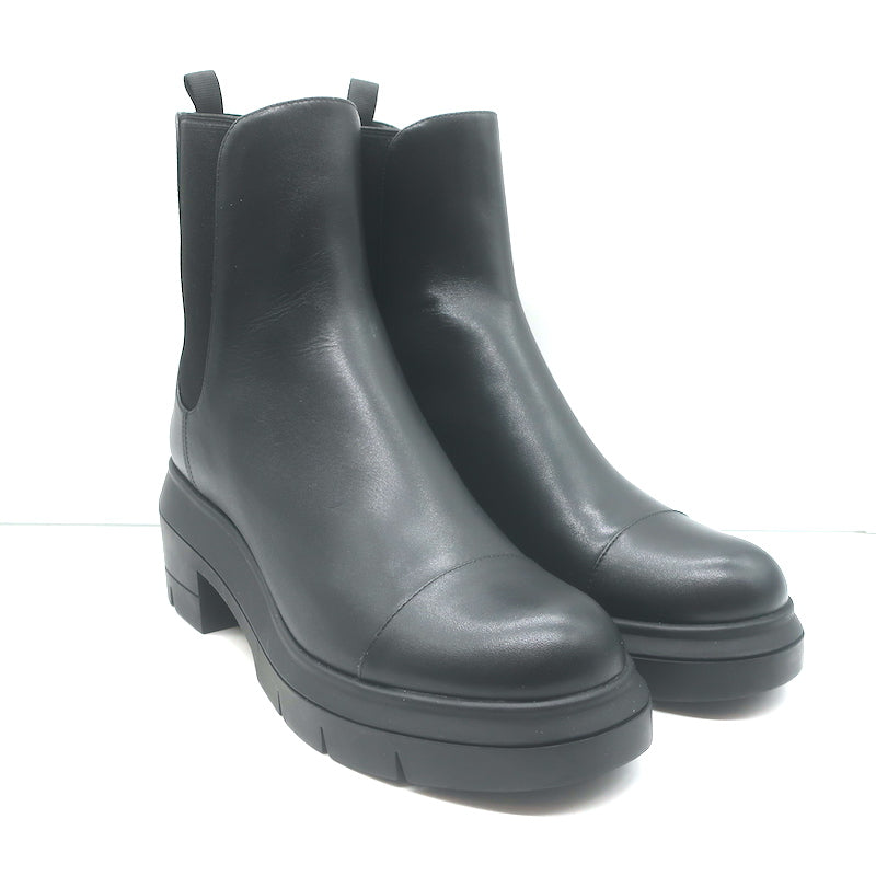 Stuart Weitzman Norah Lug Sole Chelsea Boots Black Leather Size 9.5 C NEW