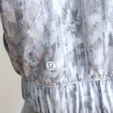 Lululemon Reversible Jacket White/Gray Printed Nylon Size 8