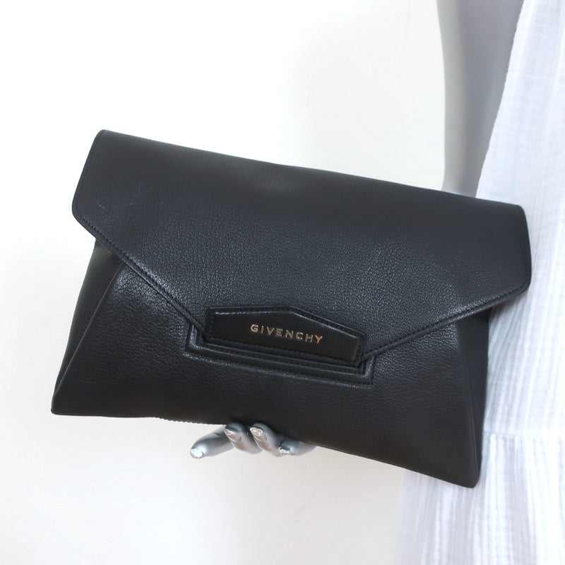 Givenchy - Antigona Grained Leather Envelope Clutch Brown