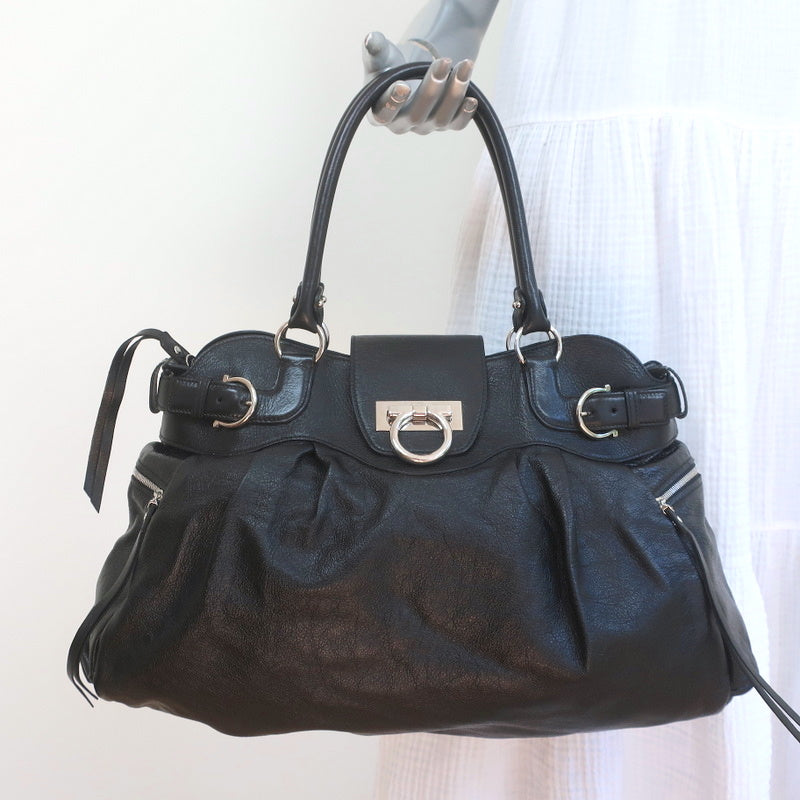 Gancino Mini Leather Bucket Bag in Black - Ferragamo