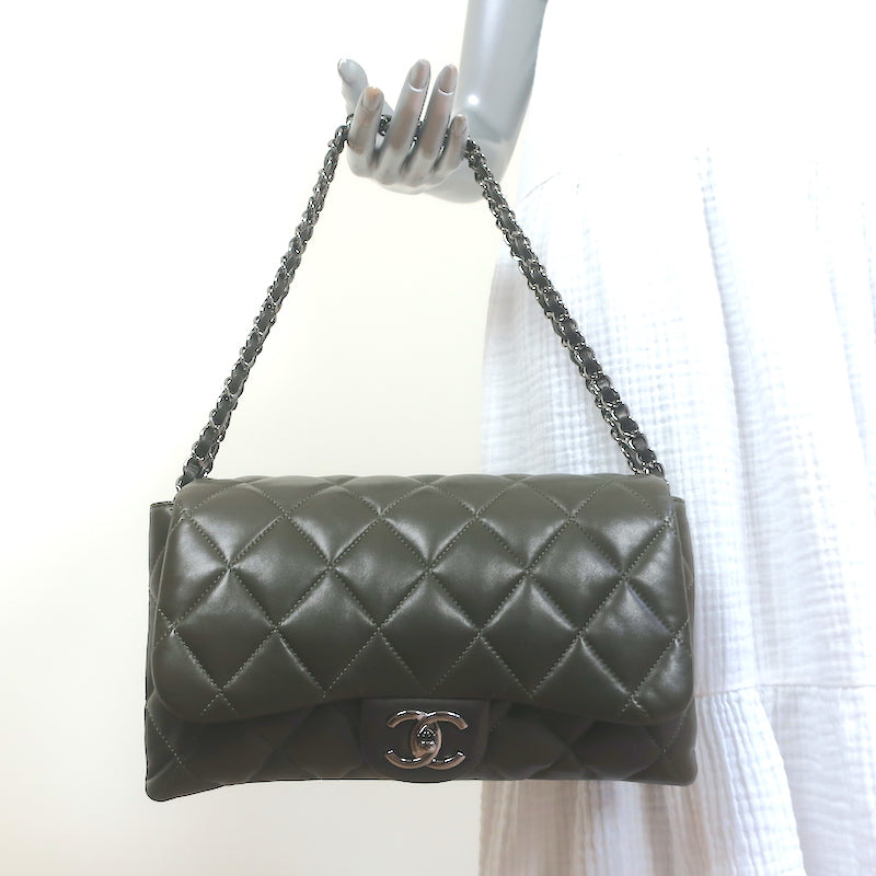 Chanel 2009 3 Accordion Flap Bag Dark Olive Quilted Leather Medium Sho –  Celebrity Owned
