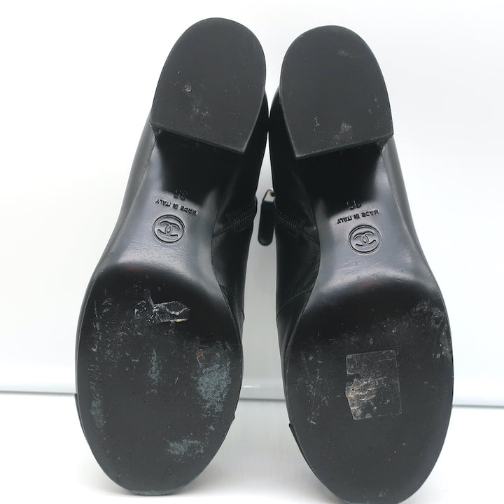 Chanel Pearl Button Cap Toe Booties Black Leather Size 35 Ankle Boots