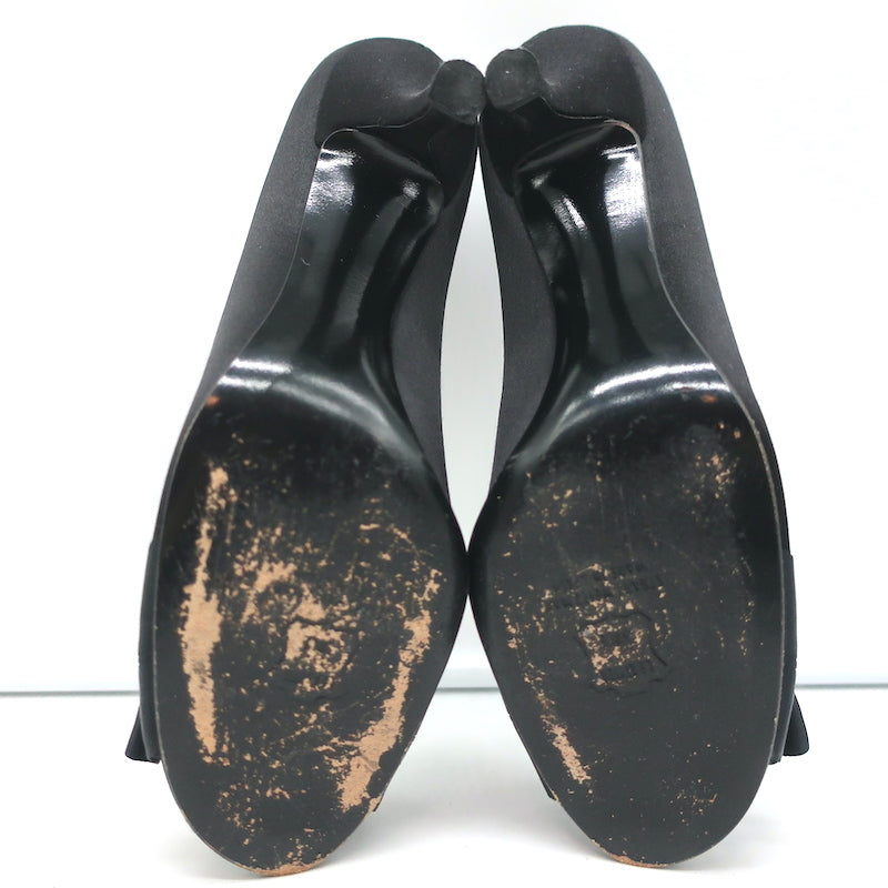 Stuart Weitzman Gigiritz Ruffle Pumps Black Satin Size 8 Open Toe Heels