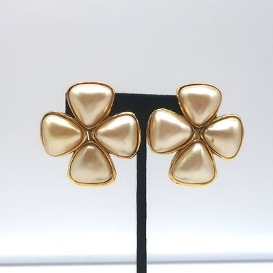 Pre-loved/Used Chanel Women's Earrings: $650