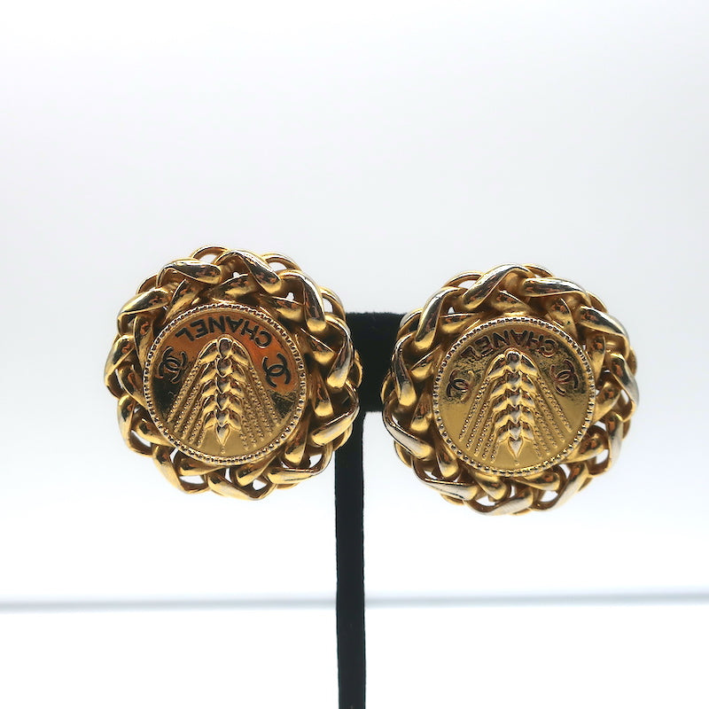 Pre-loved/Used Chanel Women's Earrings: $315