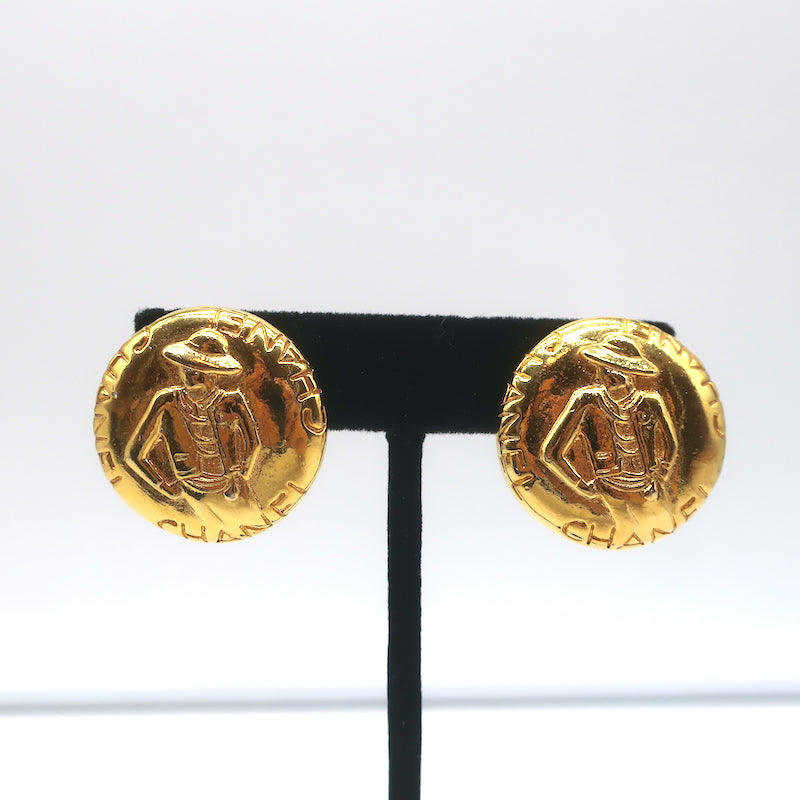Pre-loved/Used Chanel Women's Earrings: $330