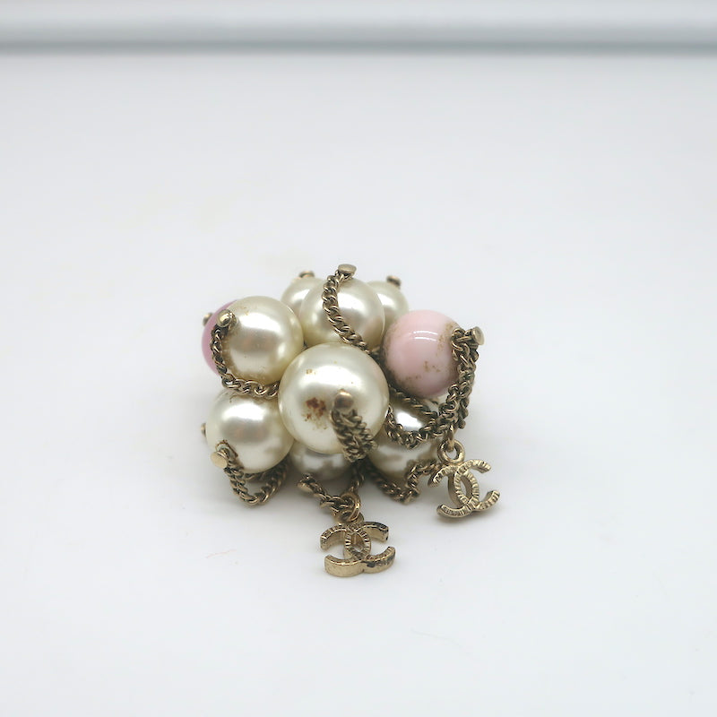Chanel 09A CC Chain &amp; Faux Pearl Cluster Ring Gold Size 6.5