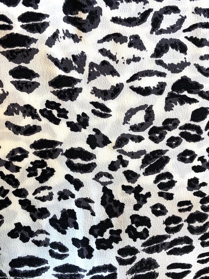 Joie Blouse Addie B White/Black Leopard Print Silk Size Medium 3/4 Sleeve Top available at CelebrityOwned.com img_9