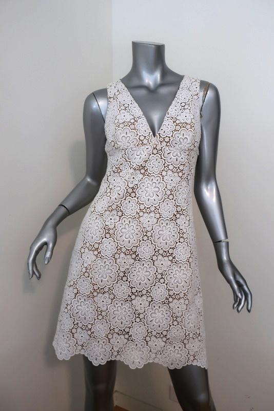 Michael Kors Collection Dress White Crochet Lace Size 4 Sleeveless V-N Celebrity Owned Michael Kors Collection Dress White Crochet Lace Size 4 Sleeveless V-N Celebrity Owned