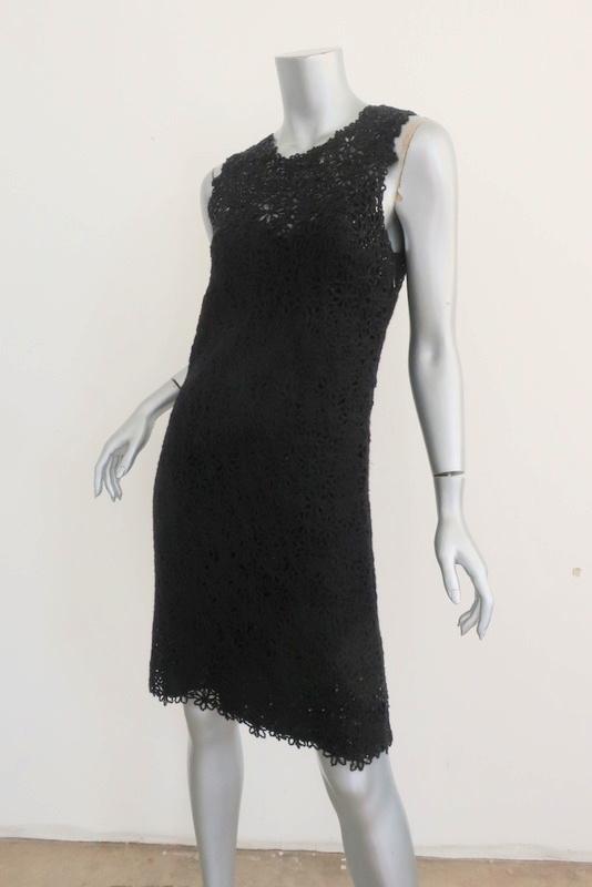 Oscar de la Renta Dress Black Sequined Crochet Lace Size Small Sleeveless LBD available at CelebrityOwned.com img_4