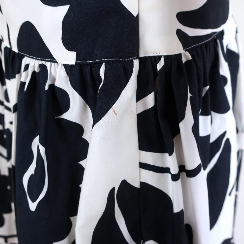 Piazza Sempione A-Line Midi Skirt Black/White Floral Print Cotton Size 42 available at CelebrityOwned.com img_3