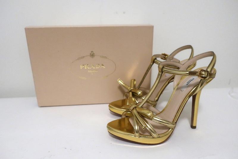 Prada Bow Sandals Gold Metallic Leather Size 39 T-Strap Platform