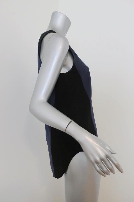 Rag &amp; Bone Top Navy/Black Colorblock Crepe Size Small Sleeveless Zip-Back Blouse available at CelebrityOwned.com img_3