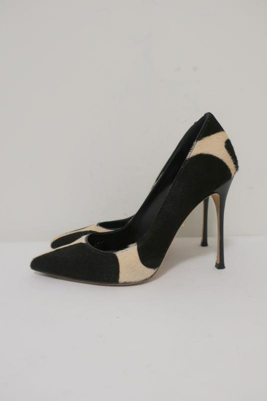 Sergio Rossi Pumps Black/Cream Giraffe Print Pony Hair Size 36 Pointed Toe Heel available at CelebrityOwned.com img_5