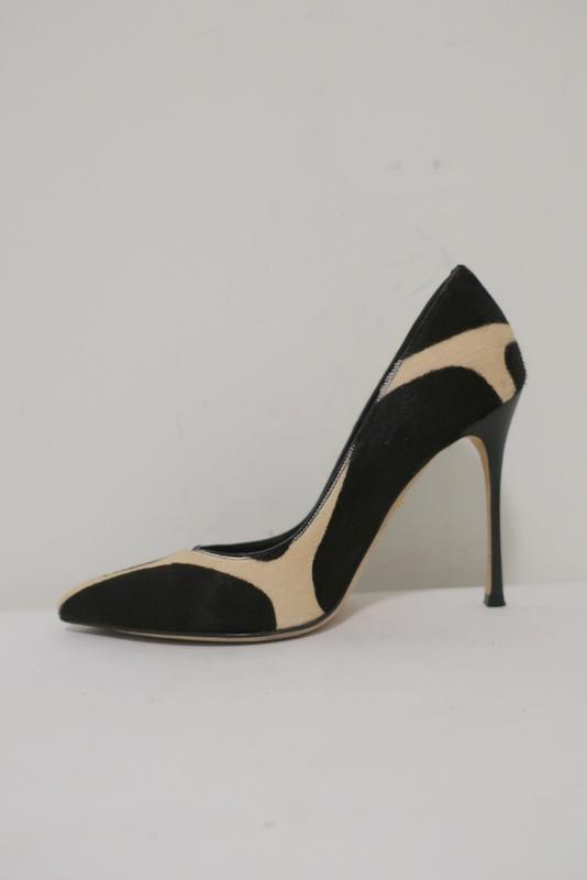 Sergio Rossi Pumps Black/Cream Giraffe Print Pony Hair Size 36 Pointed Toe Heel available at CelebrityOwned.com img_6