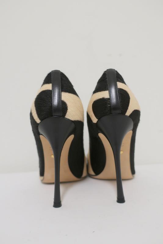 Sergio Rossi Pumps Black/Cream Giraffe Print Pony Hair Size 36 Pointed Toe Heel available at CelebrityOwned.com img_7