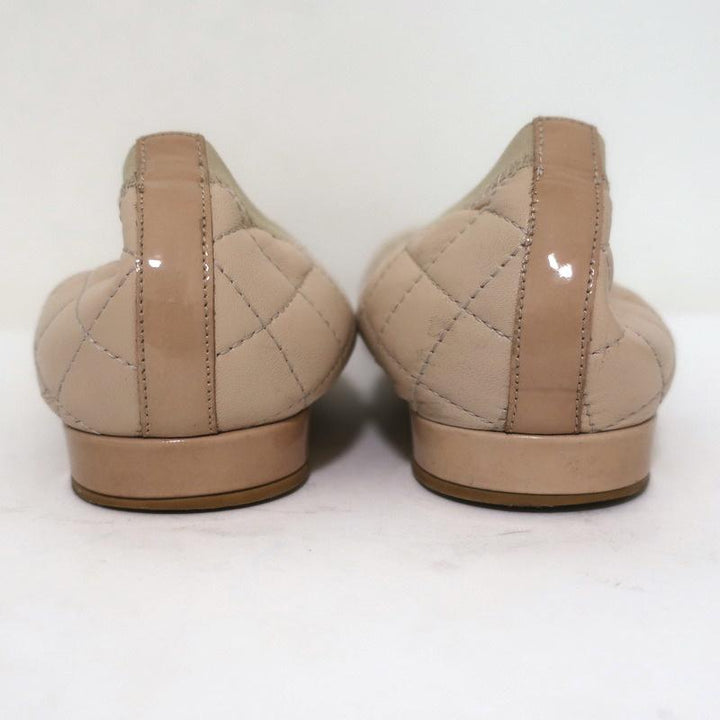 Stuart Weitzman Quiltable Cap Toe Ballet Flats Beige Quilted Leather Size 9 available at CelebrityOwned.com img_8