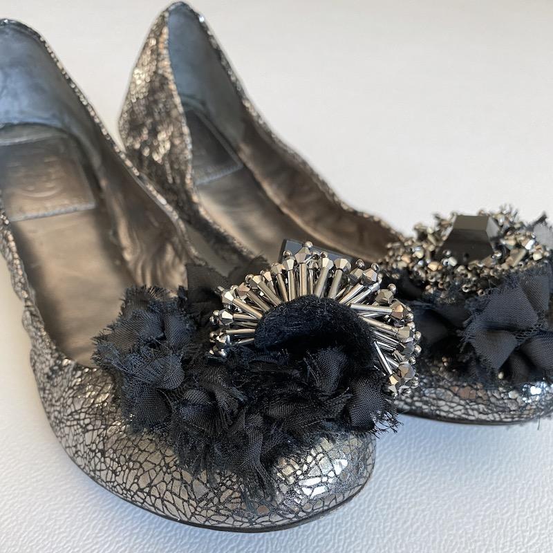 Tory Burch Scrunch Ballet Flats Amelia Crystal-Embellished Silver Leather Size 8 available at CelebrityOwned.com img_2