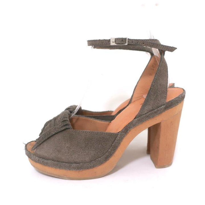 A Detacher Sandals Taupe Fringed Suede Size 6 Ankle Strap Platform Heels - Celebrity Owned