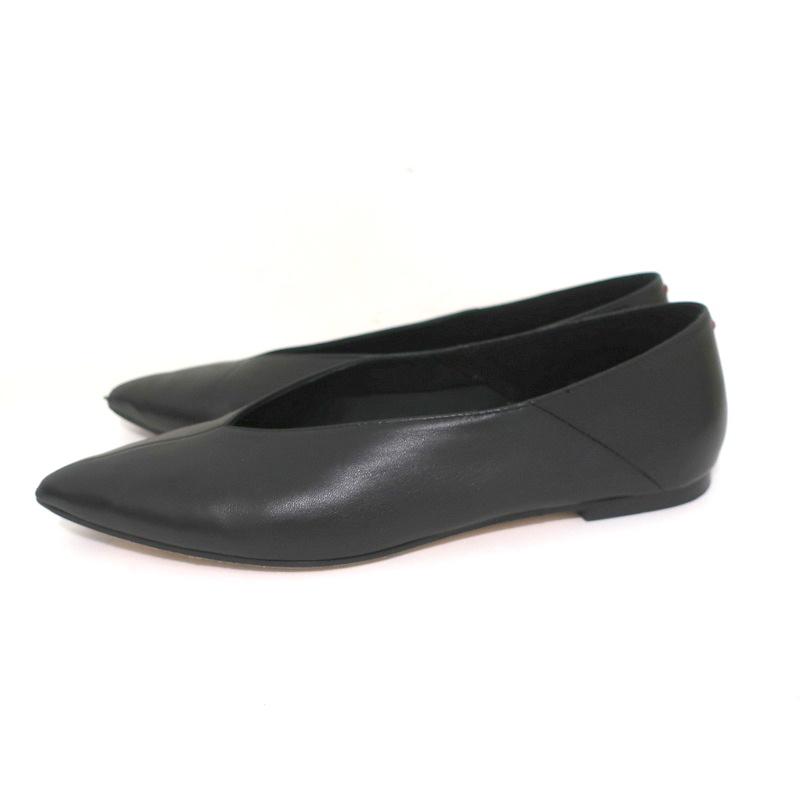 AEYDE Pointed Toe Flats Moa Black Leather Size 39 - Celebrity Owned