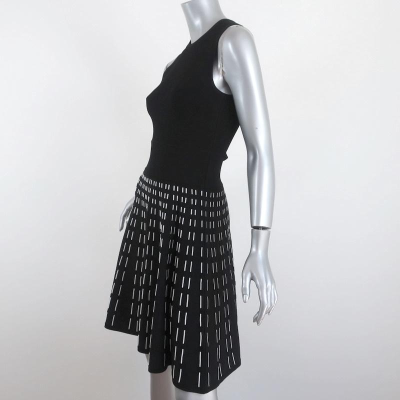 A.L.C. Dress Black/White Stretch Knit Size Extra Small Sleeveless Fit &amp; Flare - Celebrity Owned
