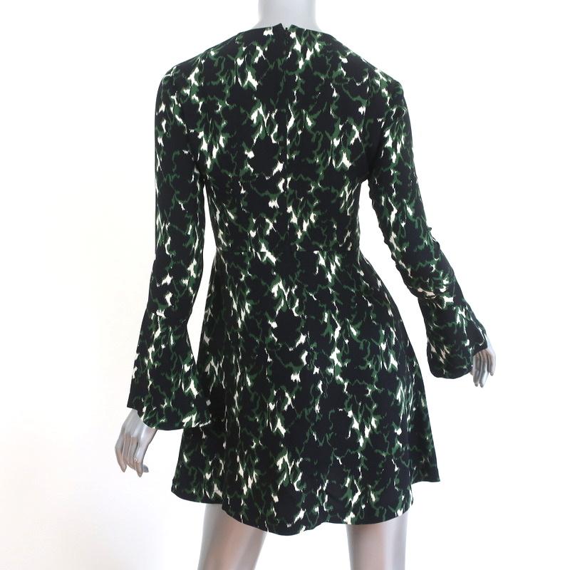 A.L.C. Mini Dress Trixie Black/Green Printed Silk Size 0 Bell Sleeve Celebrity Owned A.L.C. Mini Dress Trixie Black/Green Printed Silk Size 0 Bell Sleeve Celebrity Owned