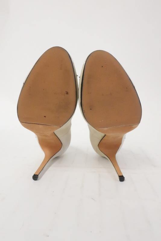 Alexa Wagner Pumps Princess Ric Floral-Embroidered Suede Size 38 High Heel - Celebrity Owned